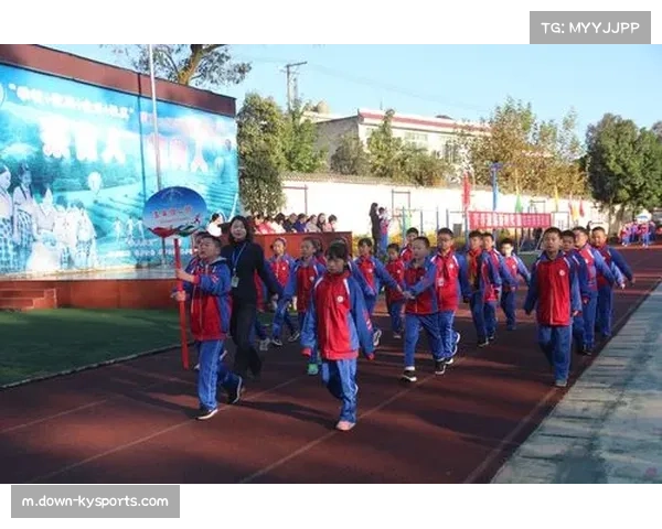 迪亚洛与姆伯展现默契配合 赛场上关系亲密无间 迪亚洛与姆伯展现默契配合 赛场上关系亲密无间